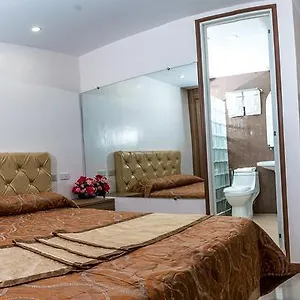 Score Birds Hotell